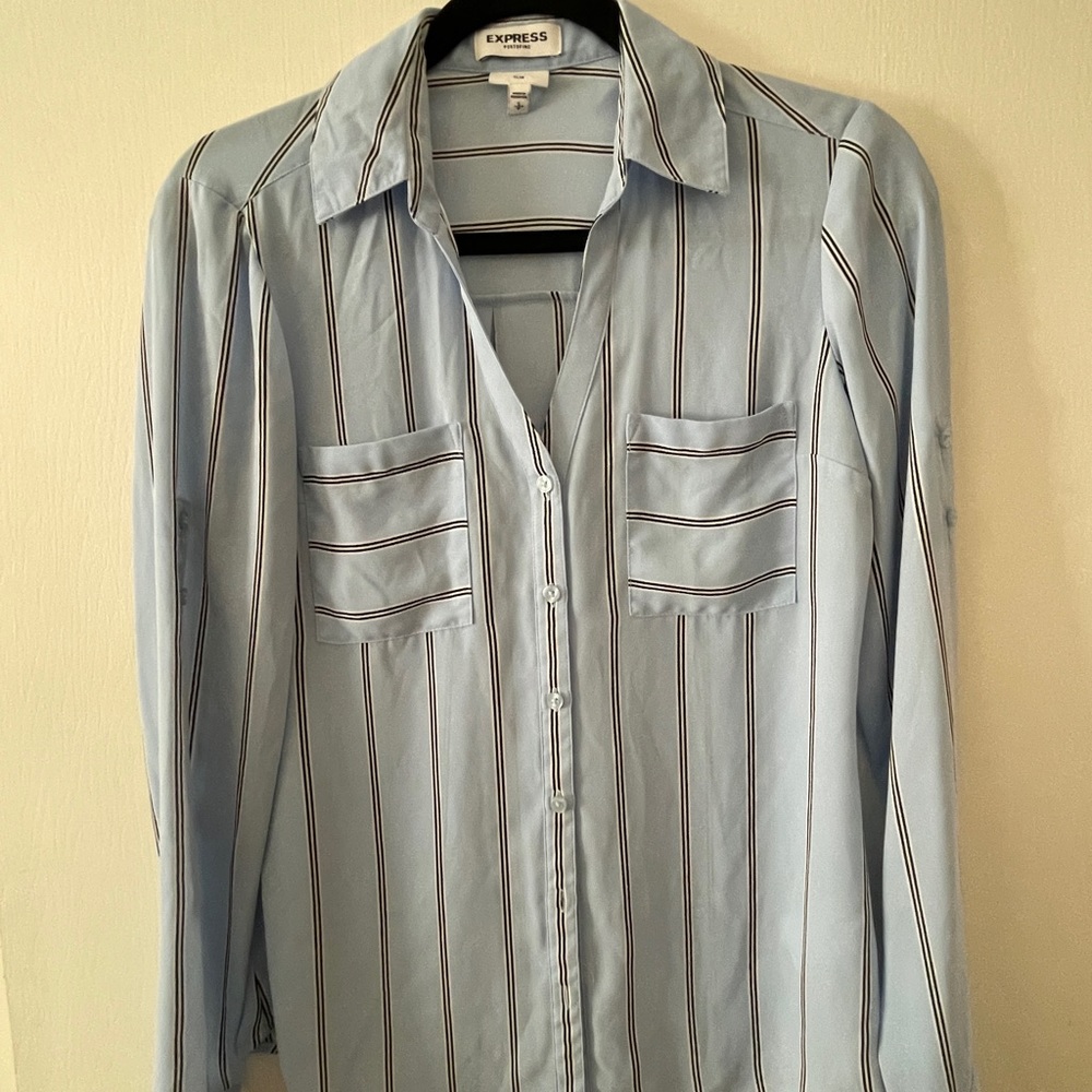 Express portofino blouse. Size S. Color: blue striped
